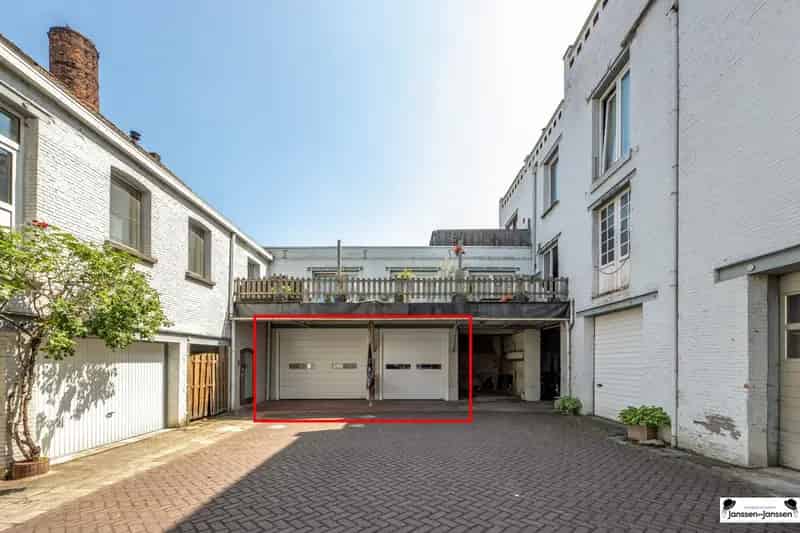 Garage te huur Merksem: Dubbele garage met magazijn