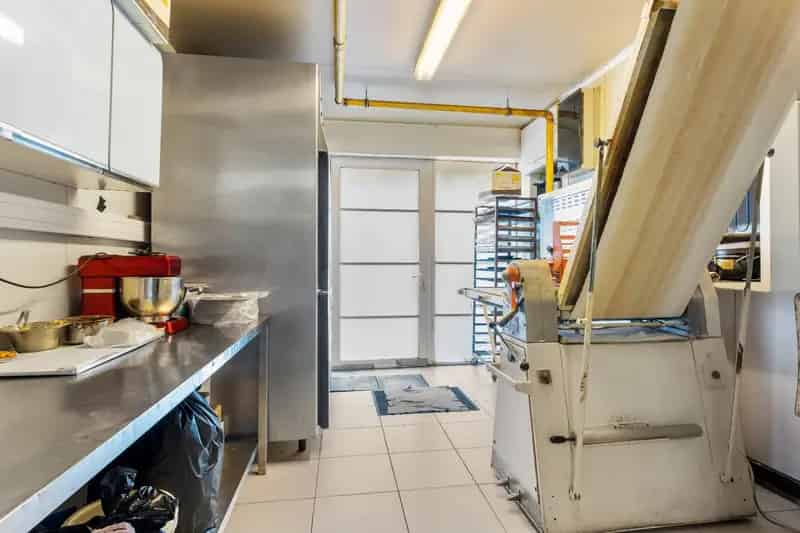 Handelsruimte met Ruime Woonst Oostende