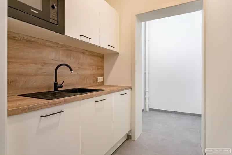 Handelspand 157m2 te koop Centrum Zwevegem