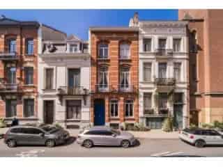 Herenhuis Brussel 360m² 5 slaapkamers Tuin 1895
