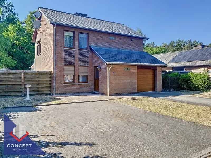 Charmante instapklare woning met 4 slaapkamers op perceel van 8a63ca
