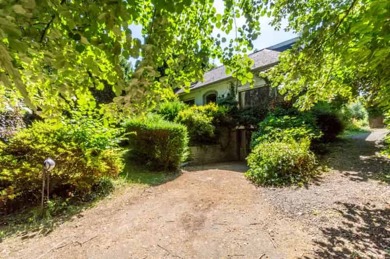 Huis te huur: Villa te renoveren 4 slaapkamers Zuid-tuin Garage