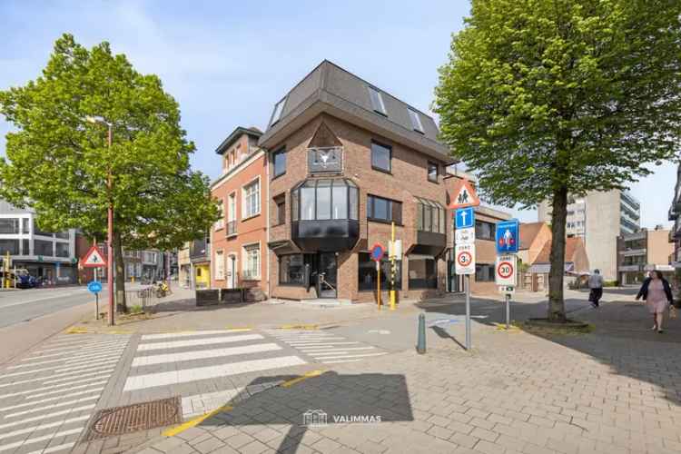 Centrum Asse: Ruime Handelswoning met Terras en Garage