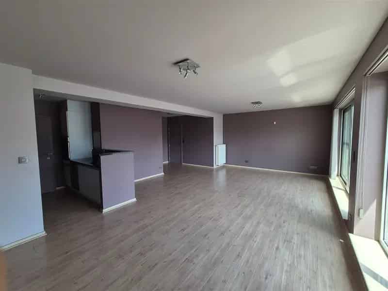 Appartement te koop 2 slaapkamers groot terras
