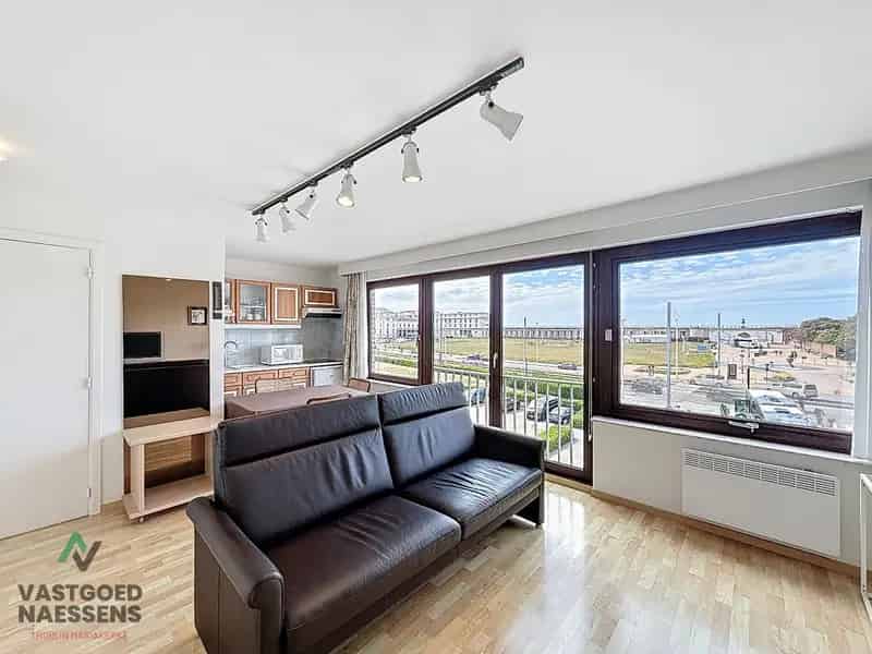 Gemeubelde Studio Te Koop Nabij Strand Oostende