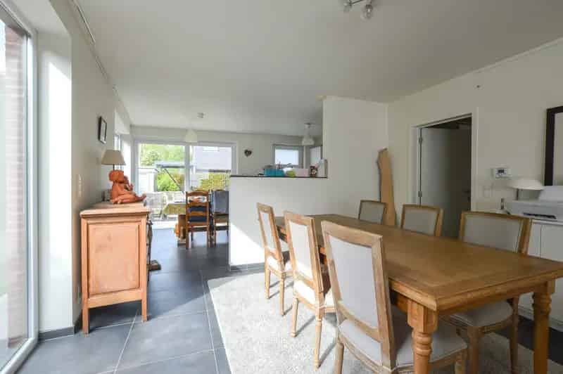 Huis te huur Zandvoorde: Ruime woning met garage en tuin