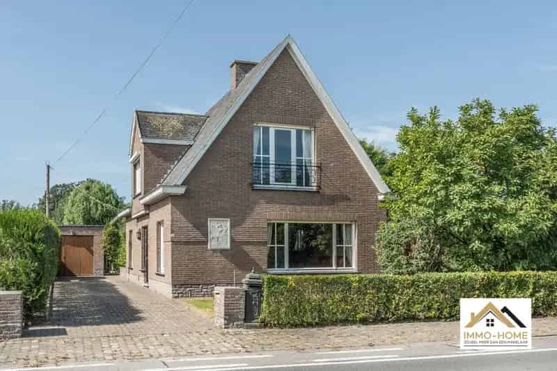 Huis te koop Zaffelare: Op te frissen woning met karakter