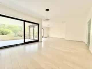 Gelijkvloers Appartement te Huur Ukkel 3 slaapkamers Terras