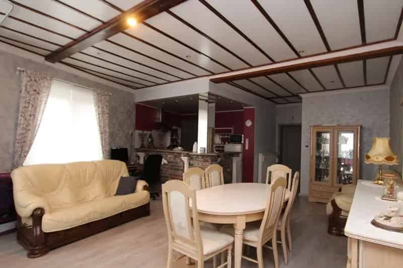 Huis te koop Tongeren: Ruime woning met garage en binnenkoer