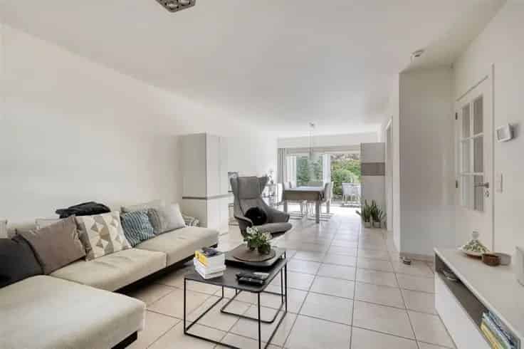 Huis Te Koop: Instapklare gezinswoning met 3 slaapkamers en garage