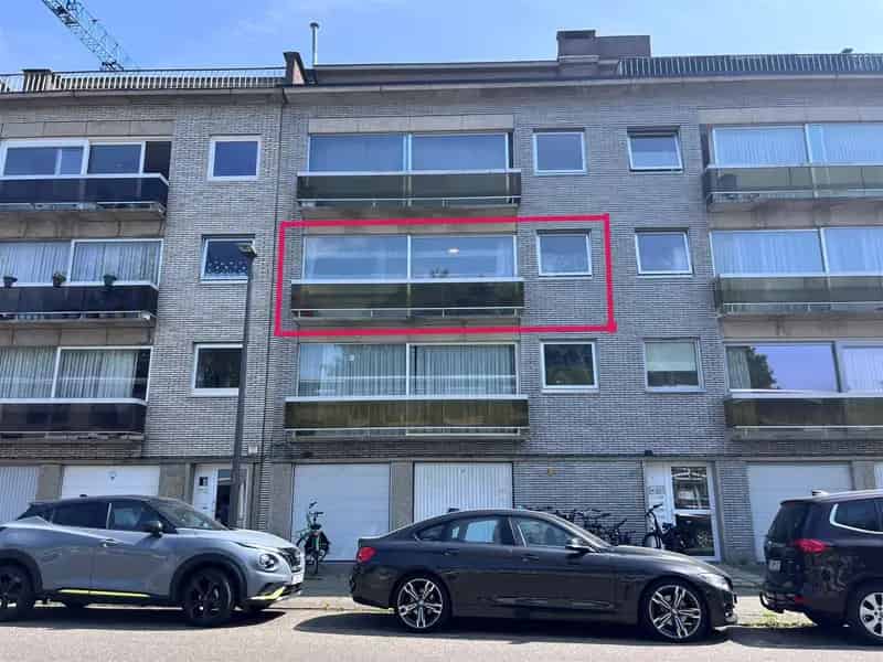 3 Slaapkamer Appartement met Dubbele Garagebox te Koop