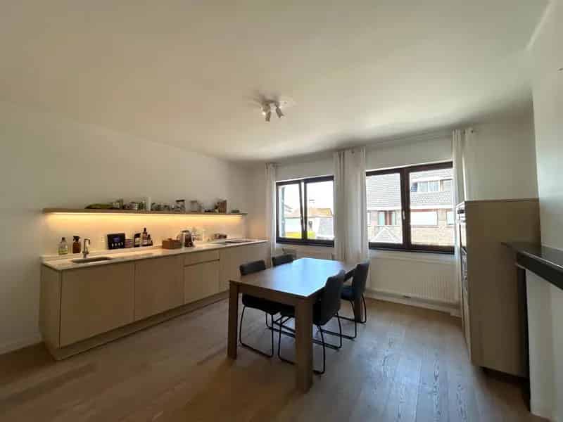 Huis te koop Tielt: Instapklare woning met commerciële ruimte
