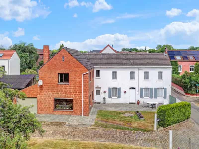 Ruime Renovatie Woning Te Koop in Waver