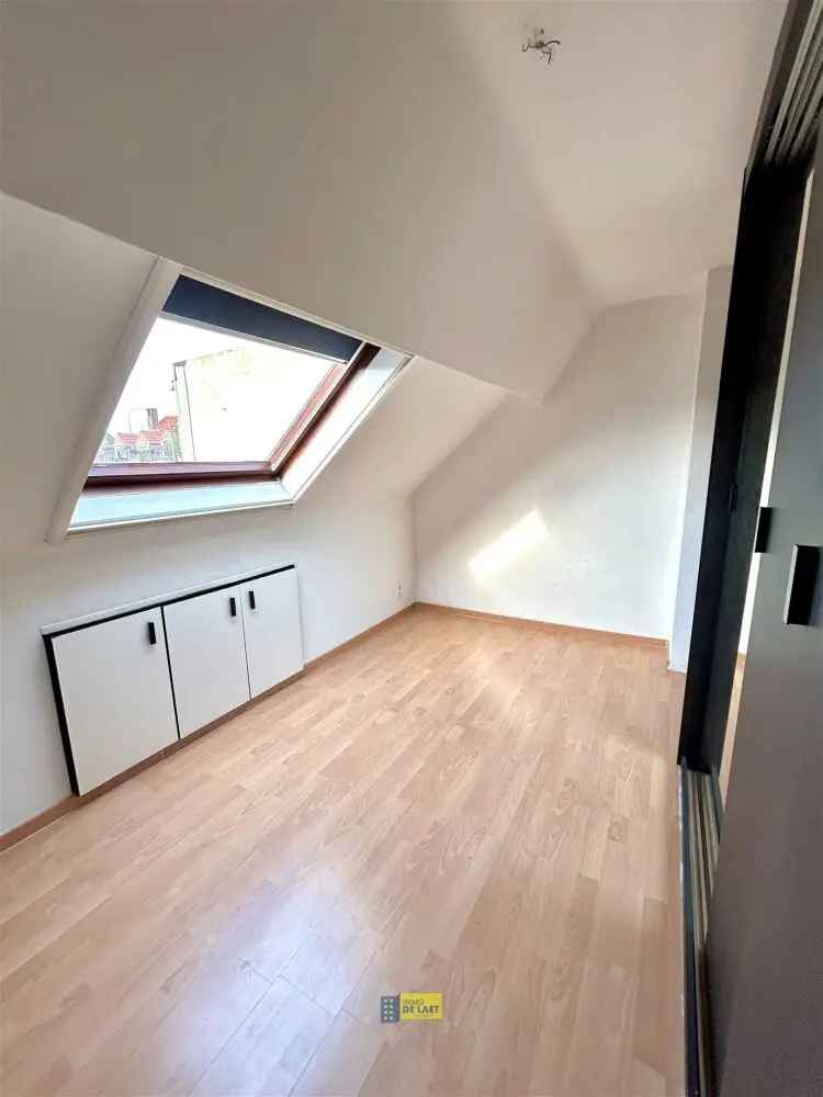 Halfopen Bebouwing te Hoevenen - Gerenoveerd - 2 slaapkamers