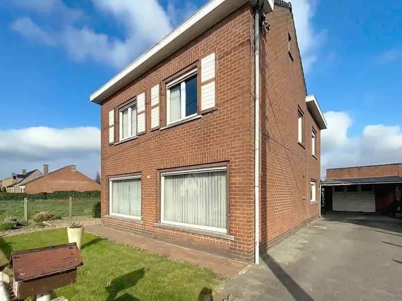 Huis te koop Aalter: 3 slaapkamers, te renoveren