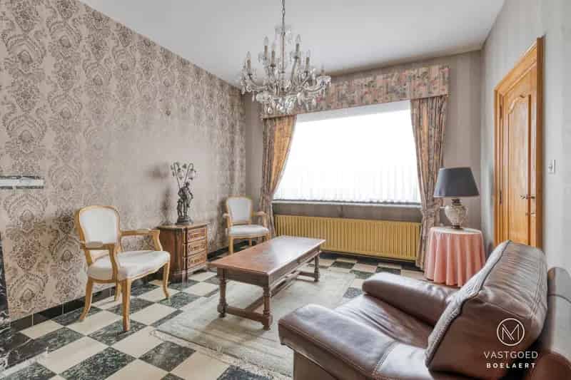 Huis met 3 slaapkamers garage en tuin te koop