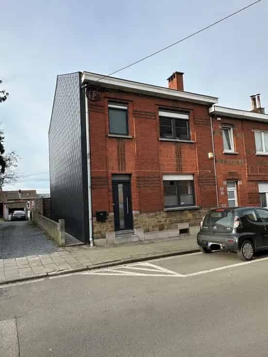 Gezinswoning 3 slaapkamers gerenoveerd