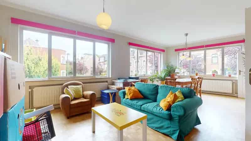 Huis te Auderghem - 194m² - 2 garages - Nabij winkels en openbaar vervoer