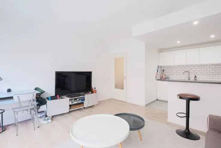 Studio Te Koop Schuman - gerenoveerd appartement