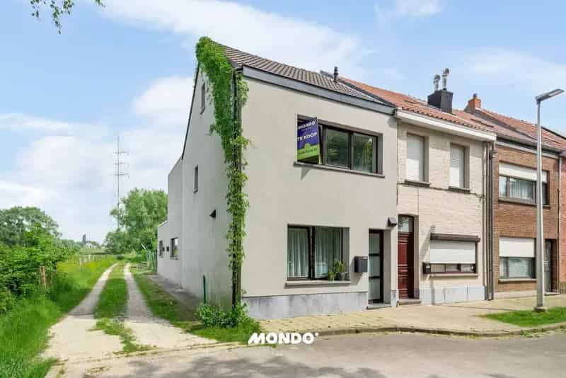 Energiezuinige half open bebouwing met 3 slaapkamers!