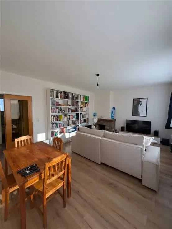 Appartement Te Koop 71m2 Nabij Winkels en Openbaar Vervoer