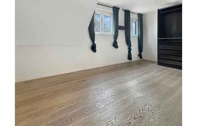 Huur 2 slaapkamer appartement van 125 m² in Brussels