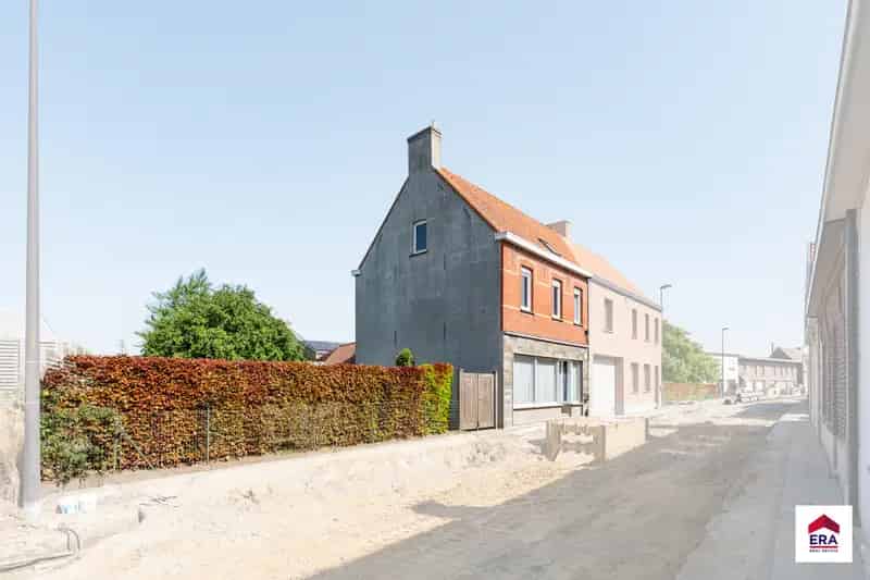 Huis te koop Aarsele: 4 slaapkamers, tuin en 2 garages