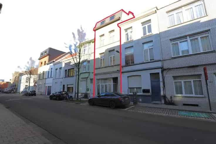 Huis Te Koop Berchem: Ruime Handelswoning Te Renoveren 385m²