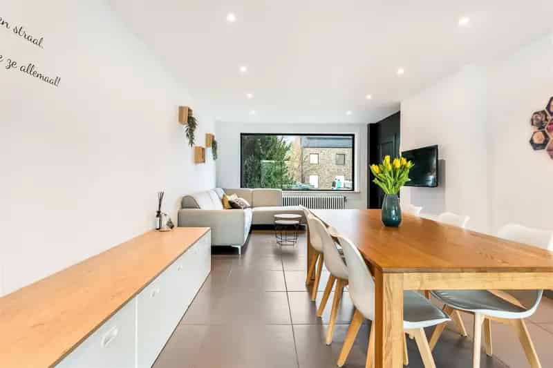 Gerenoveerde woning 4 slaapkamers 14a 54ca