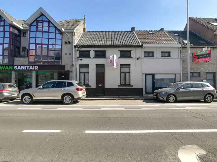 Te renoveren huis met grote tuin in Beveren