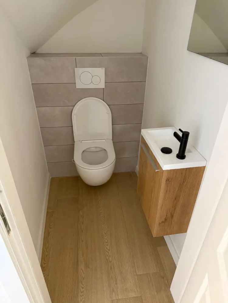 Rustig Gelegen Vernieuwbouw Villa