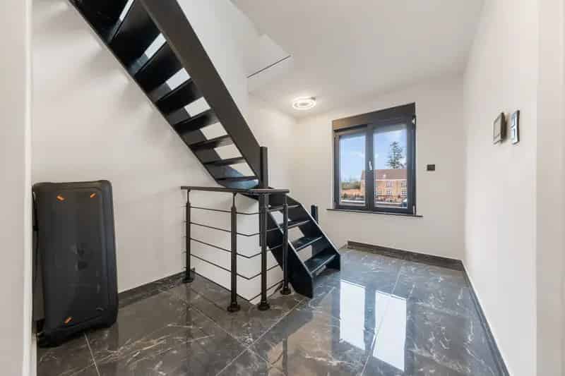 Gerenoveerde woning te huur 3 slaapkamers Sint Andries
