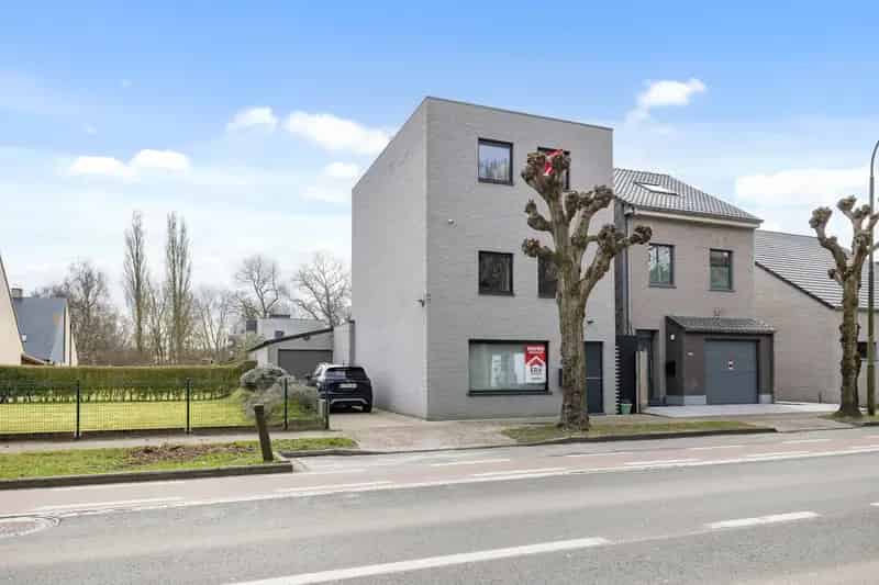 Ruime Gerenoveerde Woning te De Panne