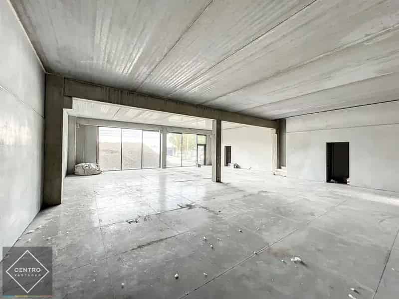 Nieuwbouw Magazijn Kantoor Vichte te Huur 674m²