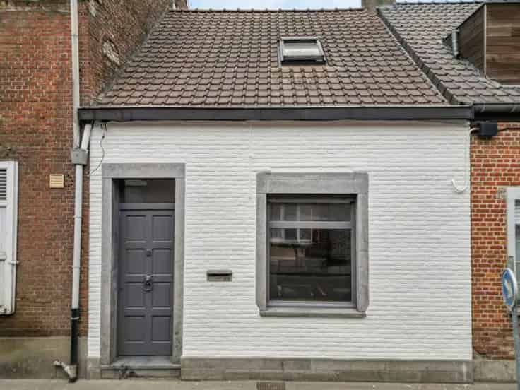 Huis Te Koop Nabij Centrum  Instapklaar 2 slaapkamers Grote Tuin