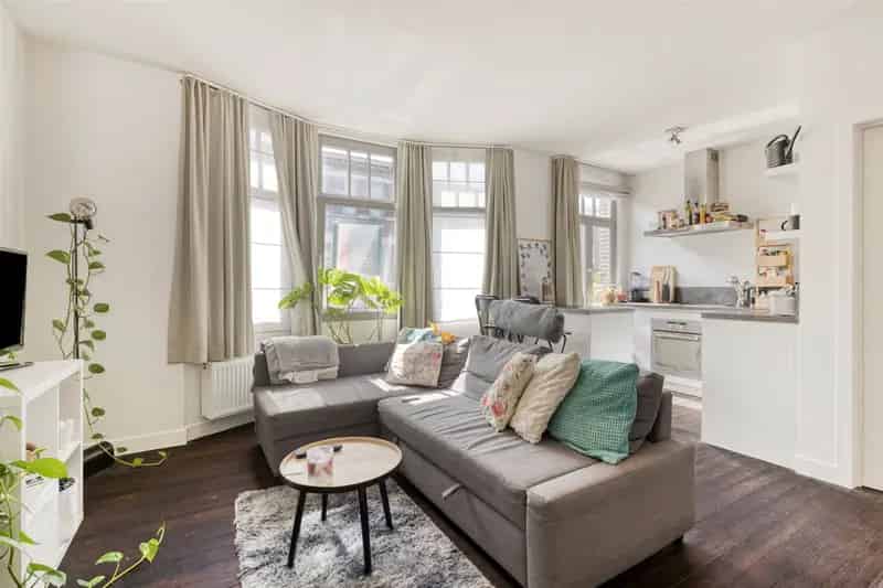 Mortsel Studio te Huur: Instapklaar met Ruim Terras