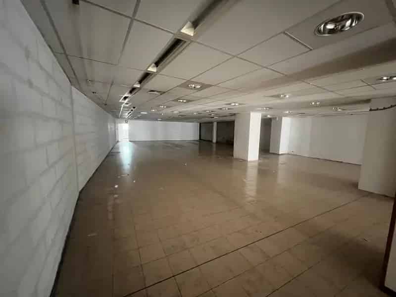 Handelspand met 2 Appartementen te Koop Bouge