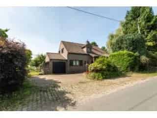 Huis te koop Eigenbrakel - Villa met 3 slaapkamers en tuin