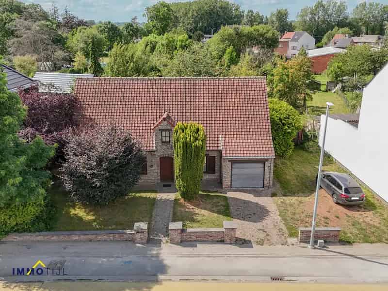 Ruime villa te Meerbeke 4 slaapkamers grote tuin
