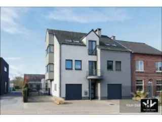 Huis te koop Bilzen - Tweewoonst met Paardenstallen