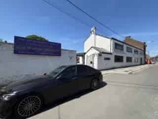Handelspand te Koop Gosselies Evenementenzaal 460m²