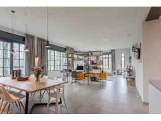 Loft te koop in Dentergem met industriële charme en ruime tuin