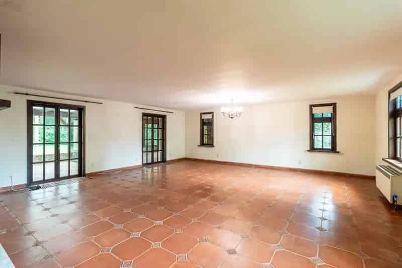 Villa te huur 's Gravenwezel: Ruime tuin, open haard, 2 badkamers