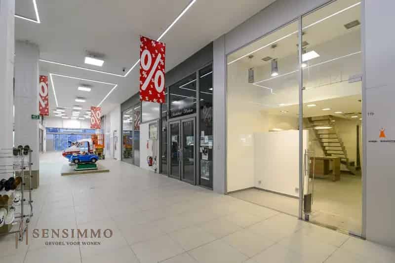 Gerenoveerd Handelspand Shopping 3 Genk