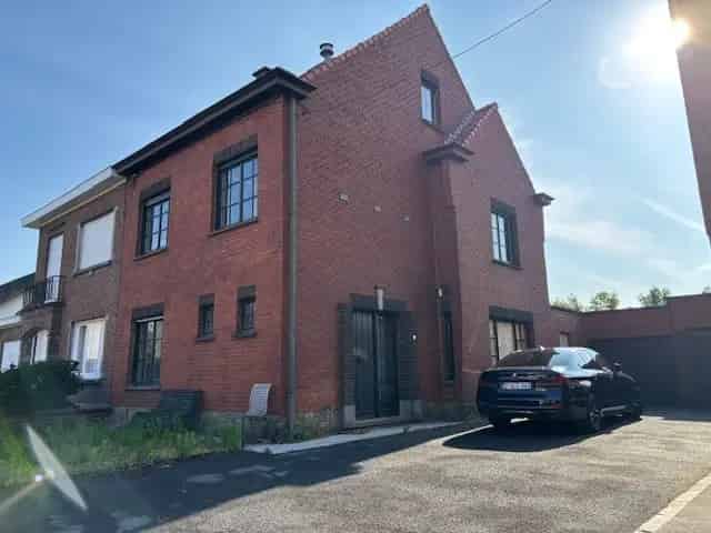 Huis te huur 7 slaapkamers te renoveren