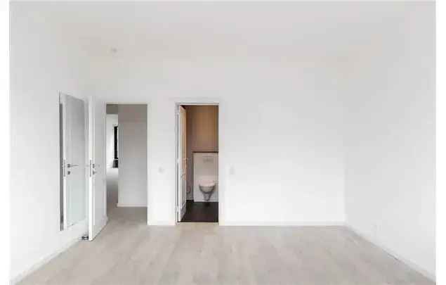 Huur 3 slaapkamer appartement van 200 m² in Antwerp