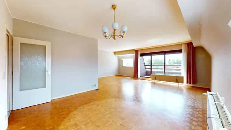 
                                                                    Appartement
                                                                             te koop te Woluwe-Saint-Lambert
                                                                