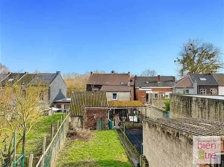 Huis te Koop Aiseau: 2 slaapkamers, garage, tuin, te renoveren