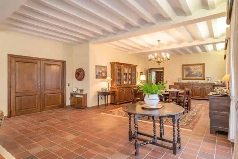 Villa in Engelse Stijl