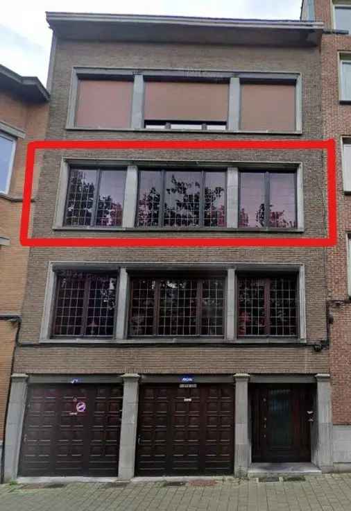 Te koop appartement met 2 slaapkamers en privé-kelders